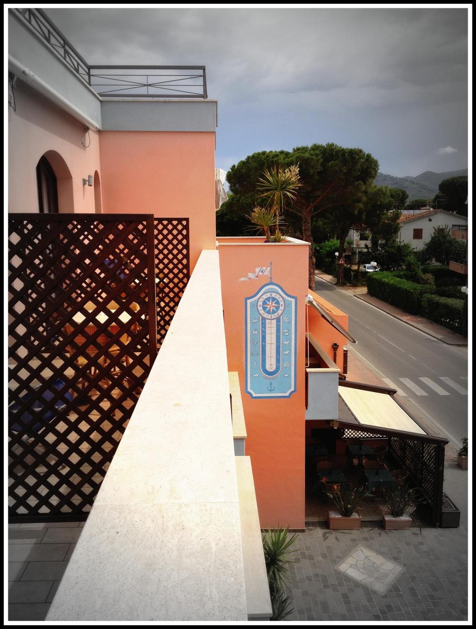 Hotel Mistral Marina di Campo Bagian luar foto