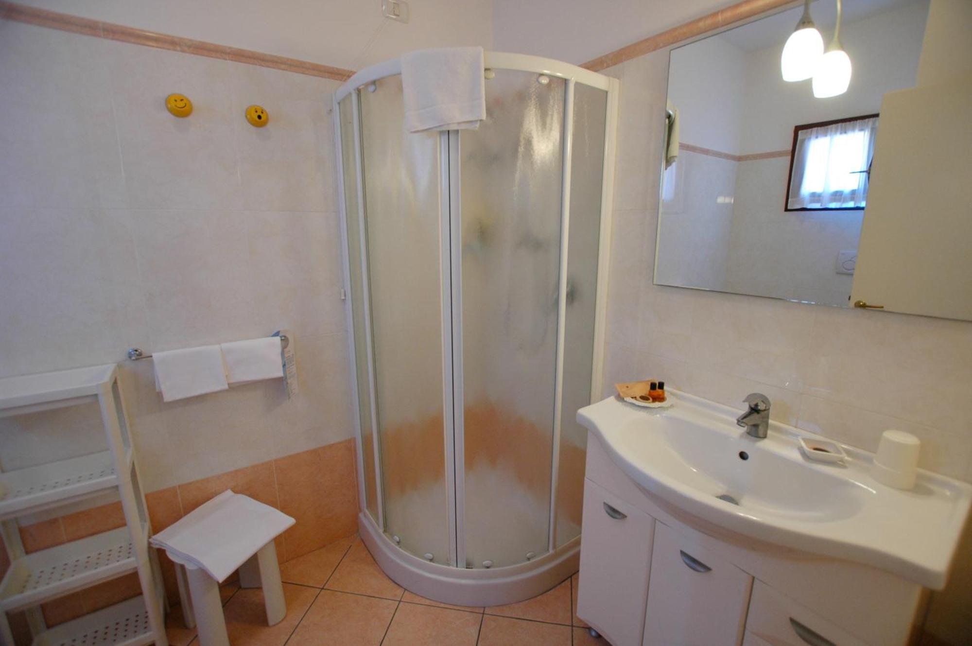 Hotel Mistral Marina di Campo Ruang foto