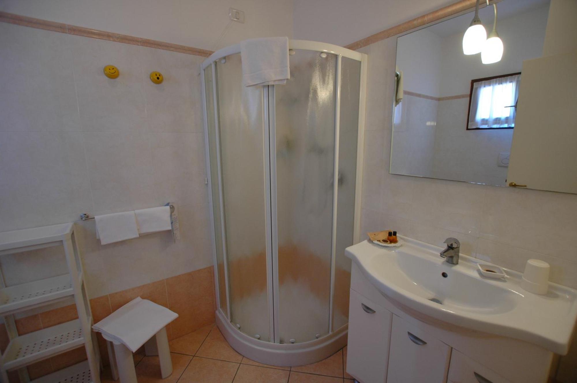Hotel Mistral Marina di Campo Ruang foto