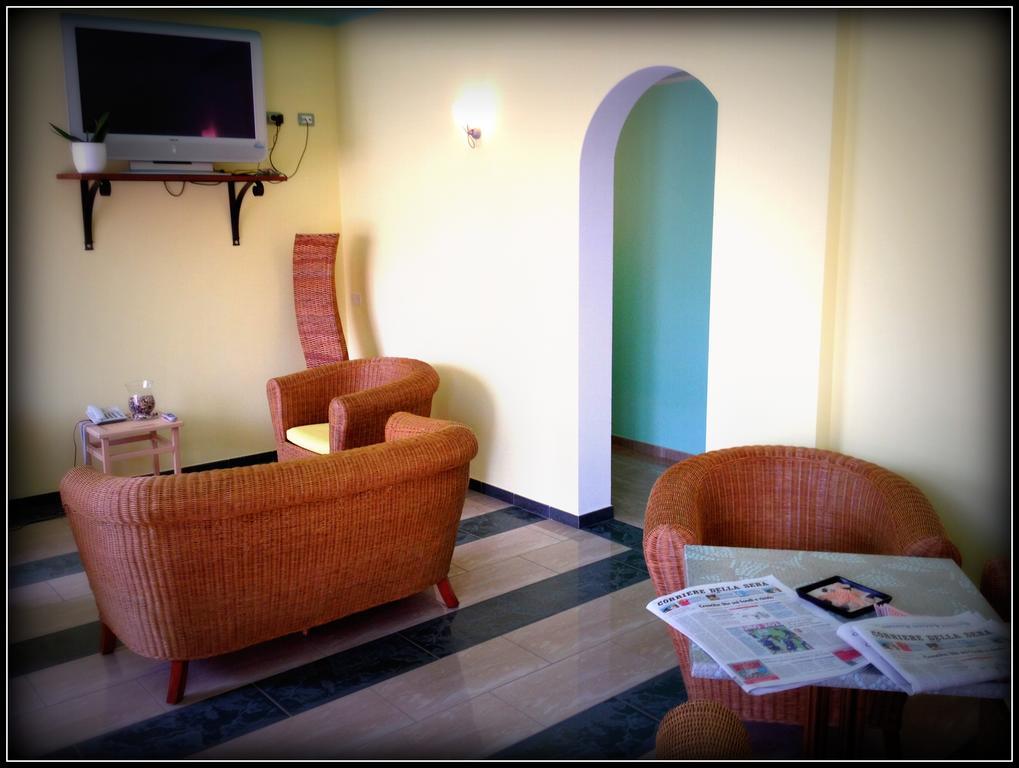 Hotel Mistral Marina di Campo Bagian luar foto