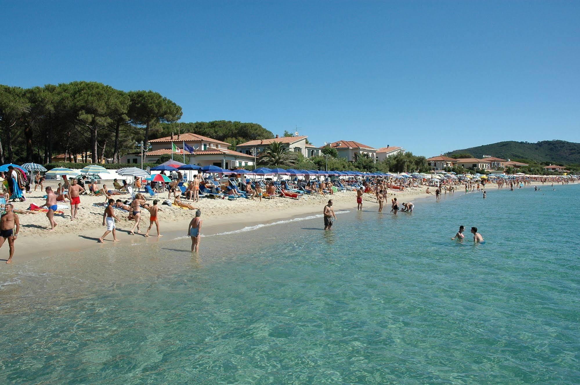 Hotel Mistral Marina di Campo Bagian luar foto
