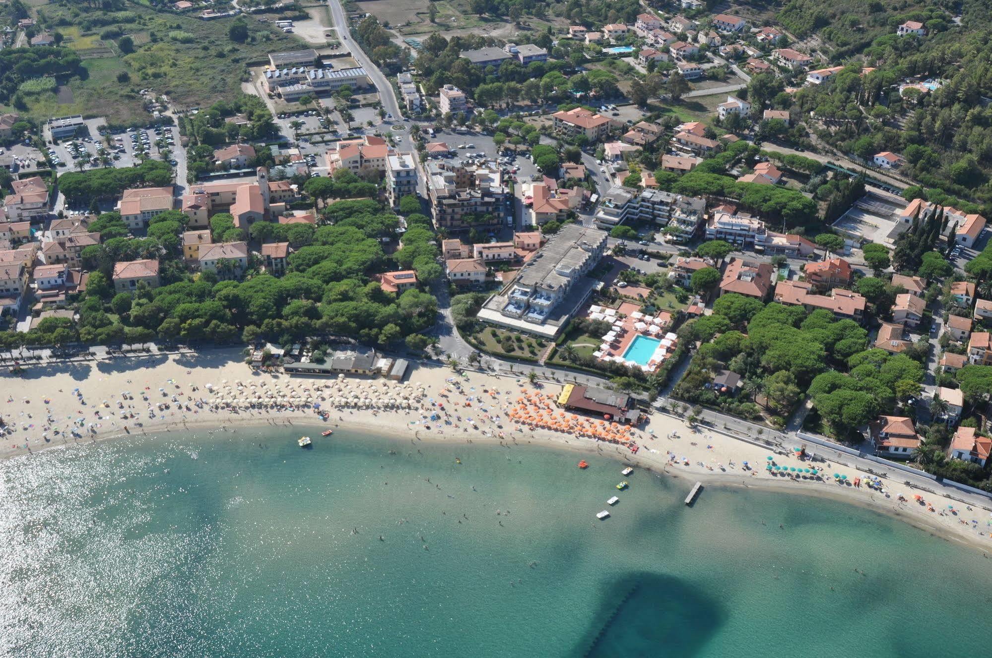 Hotel Mistral Marina di Campo Bagian luar foto