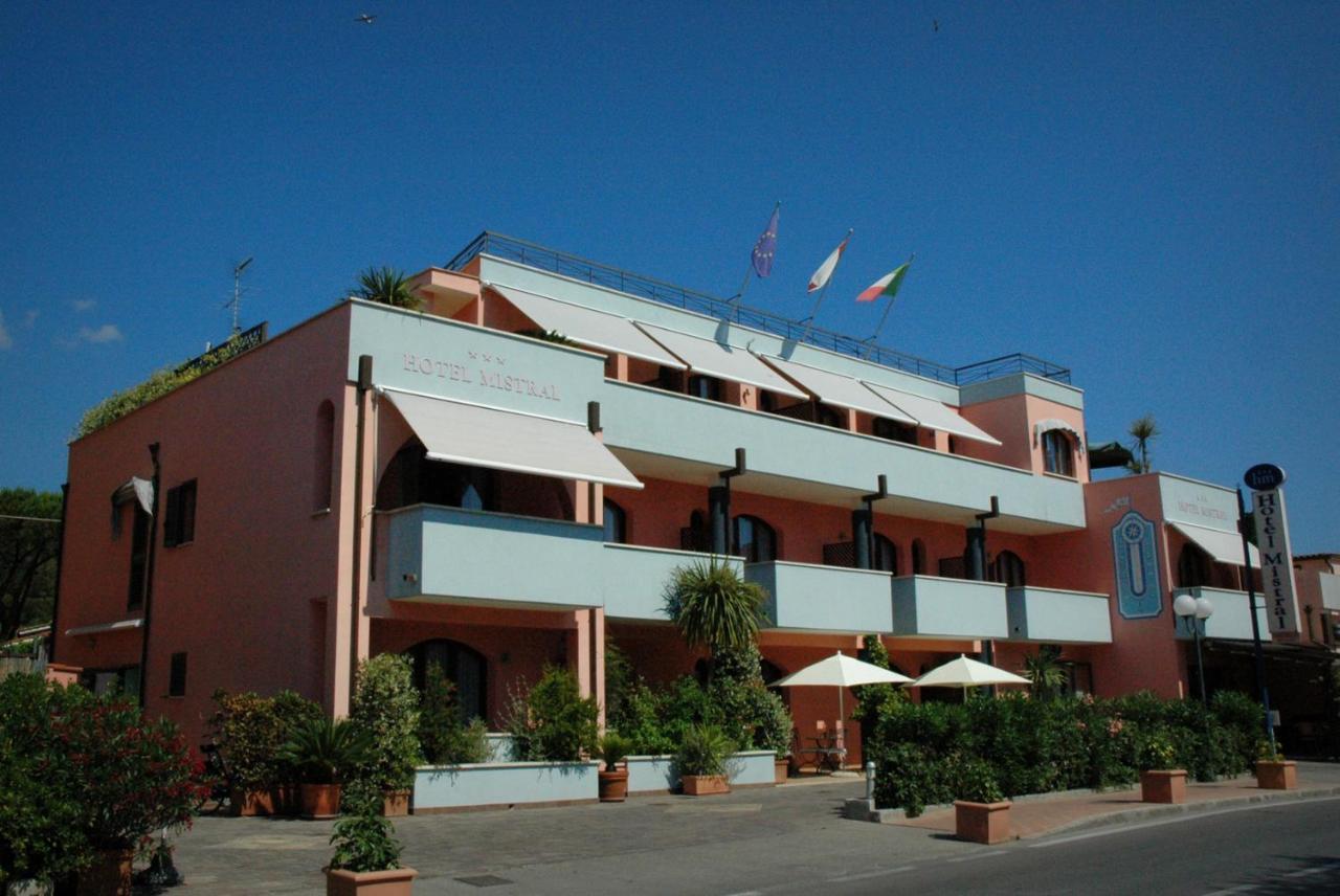 Hotel Mistral Marina di Campo Bagian luar foto